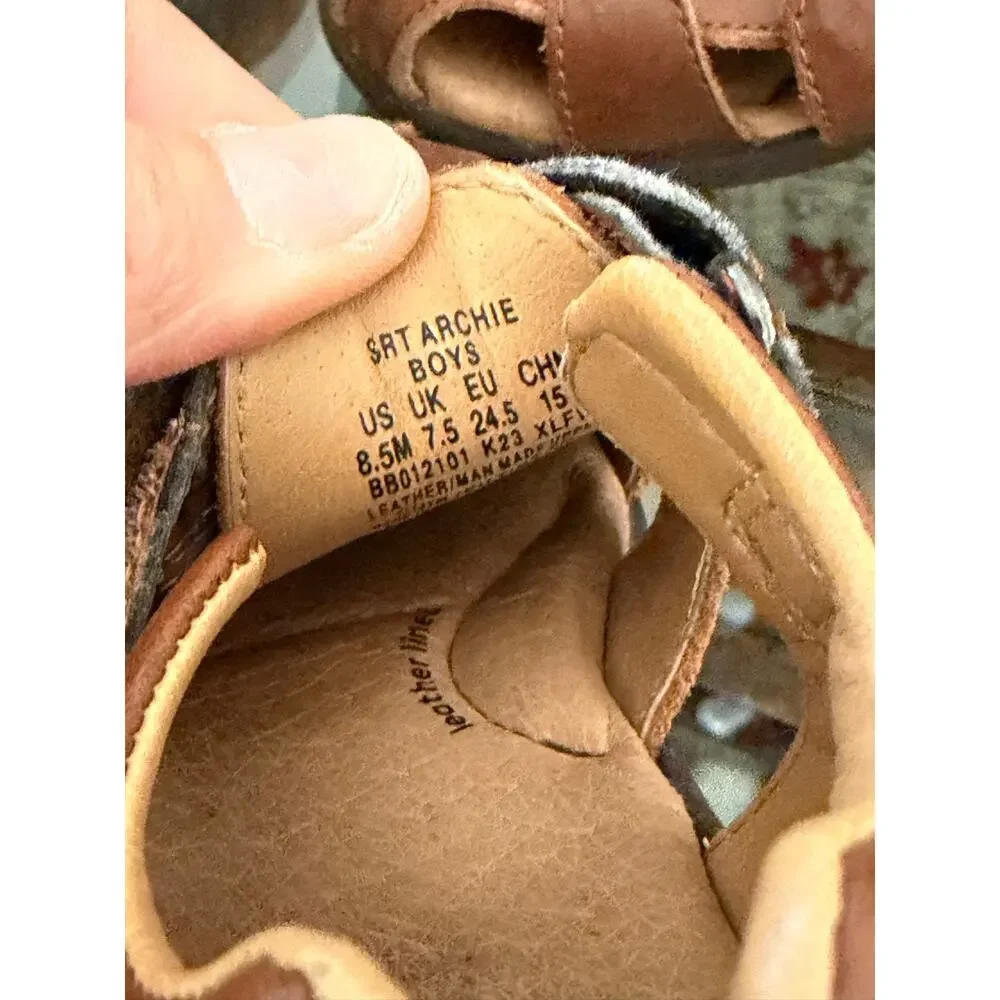 Stride Rite SRT Archie Sandal Size 8.5 Brown Leather Closed Toe Harper Fisherman